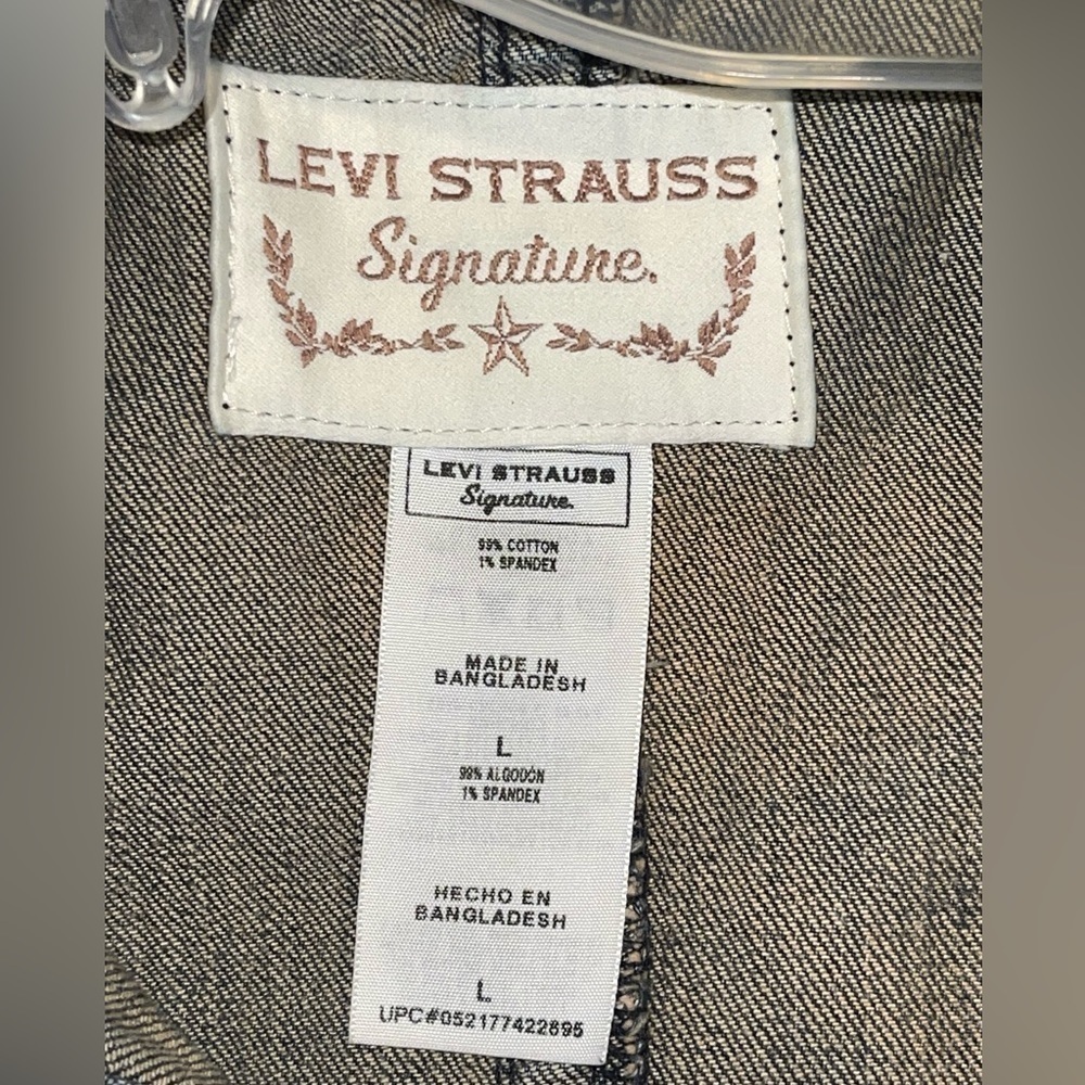 Levi Strauss Signature ladies button up denim jacket. Size Large EUC - Picture 5 of 6